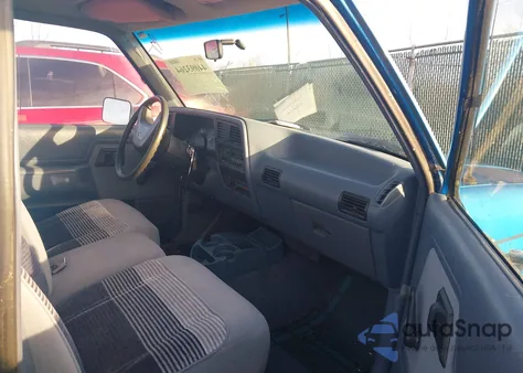 1992 Ford Ranger z USA, uszkodzony, nr VIN 1FTCR10U2NUA46053